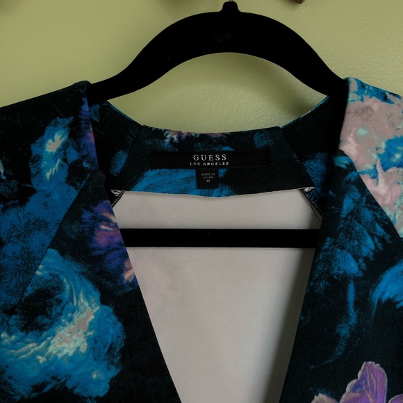 GUESS Cap-Sleeve Floral-Print Flared Scuba Dress - Picture 4 of 4